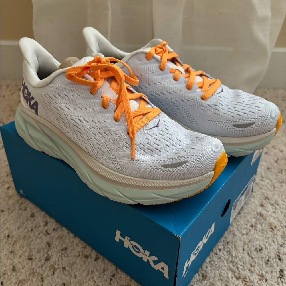 Women's Clifton 8 Hokas